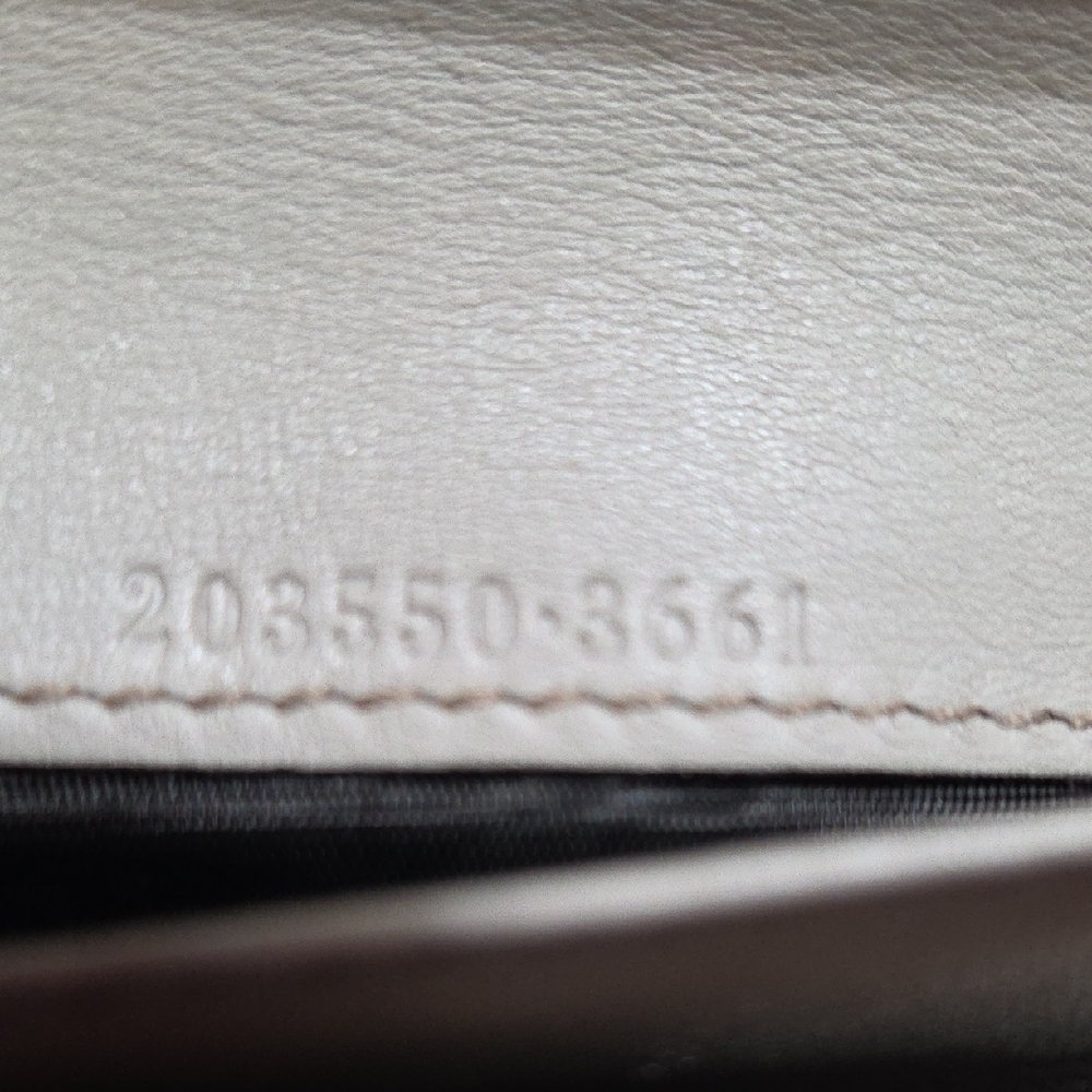 Gucci Beige Wallet with Gold Accent - Picture 12 of 12